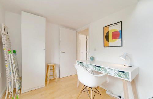 Pass the Keys 49 Byron Square Modern and Spacious 3 Bed Home with Free Parking - Foto 37