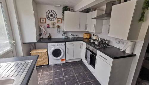 Stunning 2-Bed House in Macclesfield Cheshire - Foto 5, stove, dishwasher, pet friendly, minibar