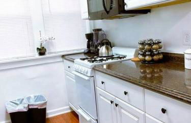 (53.1S) Forest Park, The Zoo, and much more - Foto 16