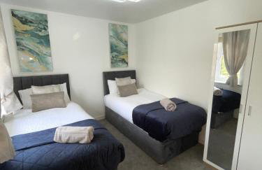 Lovely Coach House - Photo 3