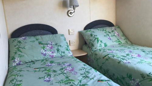 Beautifully Presented 2 Bedroom Static Caravan - Photo 4