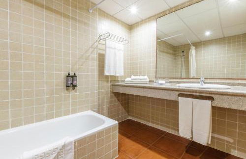 Apartamentos Best Alcazar - Photo 98