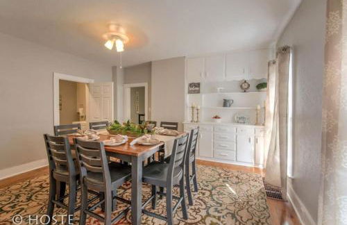 *H NEW!* Centrally Located 3BDRM Traveler`s Home Near Downtown Colorado Springs - Foto 29