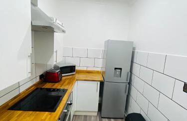 1 Bedroom Pet Friendly Apt Wd Free Wifi, Parking, Netflix & Pool Table. Sleeps 3 - Photo 33