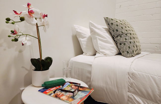 U Suites on Webb - Photo 3