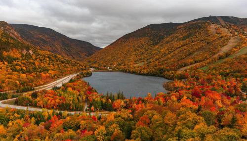 Cozy 3BR Retreat in Downtown Bethlehem - Hot Tub, Trails, Near Ski & Hike - Foto 2