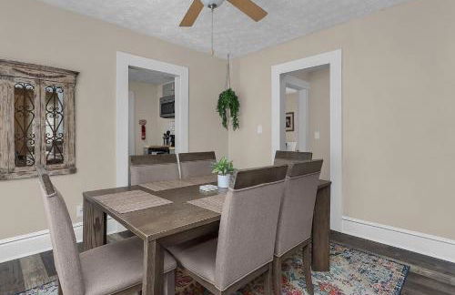 Chic 2BR near DT, 8 min walk to Park&Conservatory - Foto 25