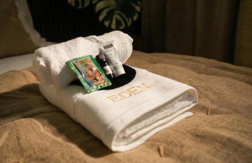 Suite Luxe Eden - Hammam Privé et Cinéma Immersif - Expérience unique - Foto 13