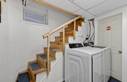 Spacious 2Br home in Malden with AC & heat - Photo 20