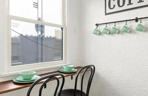 Visit the Beach from a Historic Downtown Apartment - NRP21-00092 - Foto 28