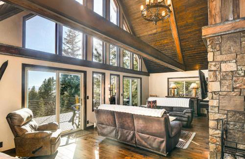 Wyoming Cabin with Hot Tub and Mountain-View Deck - Foto 3