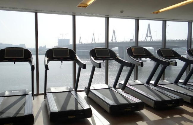 1 Bedroom Apartment in D1 Tower - Photo 12