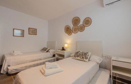 The Ocean Retreat - Beach Villa 30m next to the sea - Photo 21