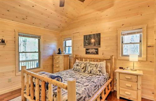 New Serene, Fun & Comfy Cabin- Covered Deck, Grill, Arcade - Foto 14