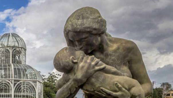 Detalhe de uma das estátuas do Jardim Botânico