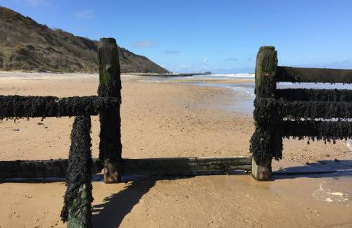 Chez Marguerite Shepherd's Hut with Private Sauna, Outside Bath - Photo 24