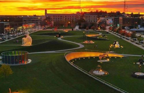 Quiet Studio on Grand - Downtown DSM! - Photo 11