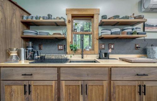 Upscale w Fireplace Fire Pit Games in Gated Comm - Foto 6