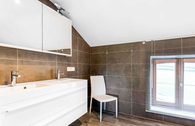 Plush Villa in La Roche-en-ardenne With Swimming Pool - Photo 21