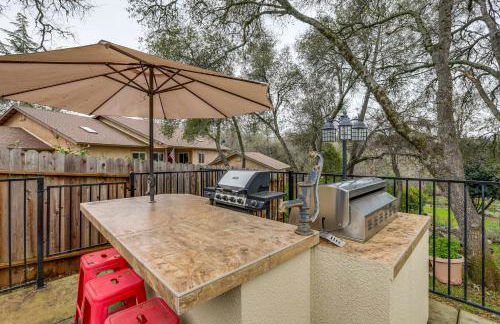 Hot Tub and Huge Patio Home 5 Mi to Old Town Auburn - Foto 4