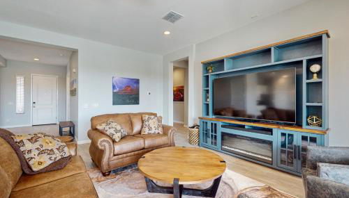 Pool, Hot Tub and Game Room! Spacious Buckeye Home - Foto 5