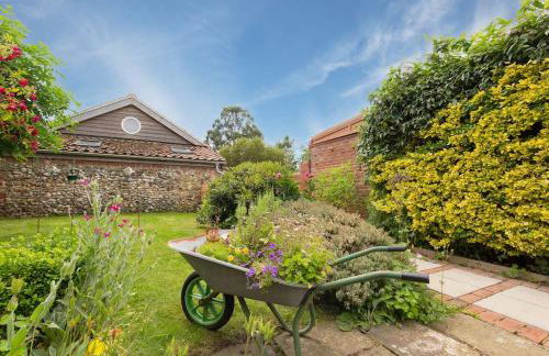 The Artist's Studio at Meadow Cottage - Photo 1