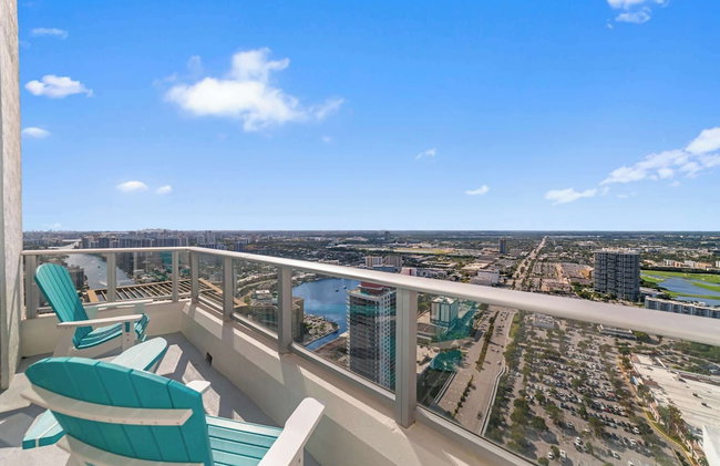 2BR Ocean Penthouse - Private Terrace & Hot Tub - Foto 65