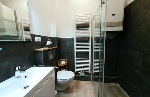 Moderne Wohlfühloase zentral in Seenähe - Pillow menu, 2 Stk 55" Smart TVs, NETFLIX, DisneyPlus uvm - Foto 11