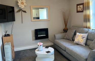 Lesbury Lodge - (a 'bijou residence') with hot tub - Foto 2