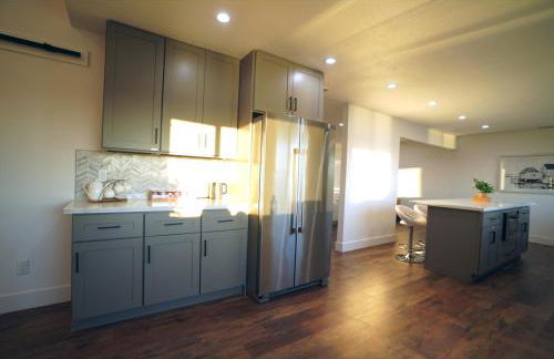 Stunning Waterfront 3BR Retreat - Perfect Getaway - Foto 51