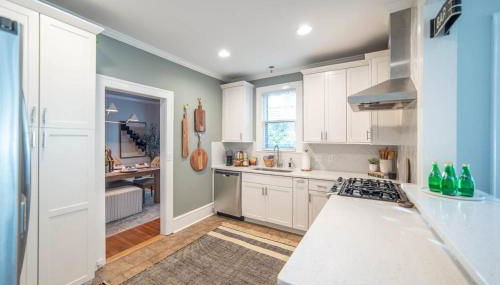 Elizabeth Bungalow, Fenced Yard, Fireplaces, Grill - Foto 2