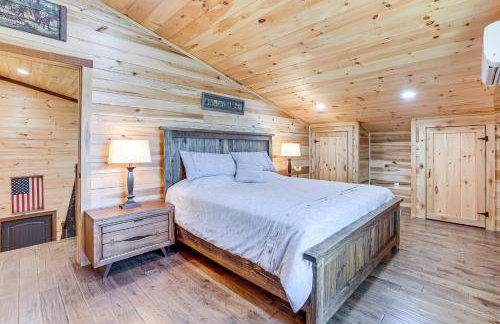 Pet-Friendly Yard! Nature Escape in Forest City - Foto 14