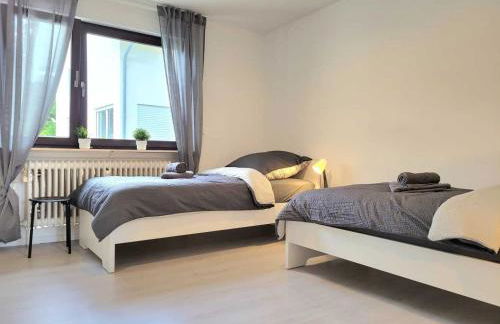 Cozy & Modern 4 Room Flat near Hanau - Foto 1