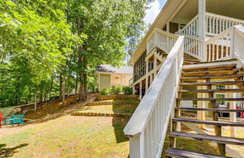 Lakefront Sparta Retreat with Dock and Game Room - Foto 36