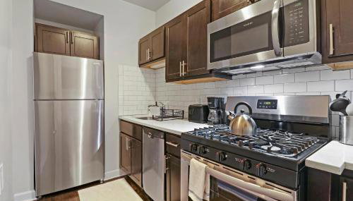 Warm & Lovely 2BR Apt close to Dining & Shops - Touhy 1S - Foto 5