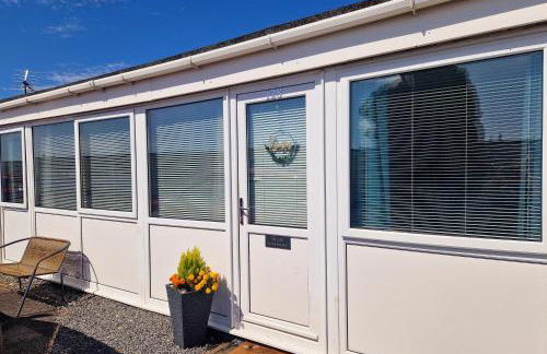 Chalet Ty Lilli Wen -Sleep 6- Pet friendly - Photo 1