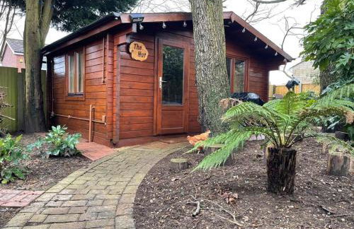 Cosy Cabin, hidden from the main house - Sleeps 2 - EV - Foto 9