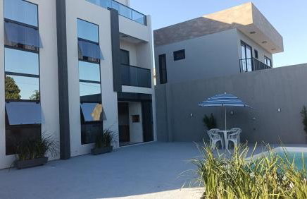 Casa com piscina a 150m da praia ponta do papagaio - Foto 1