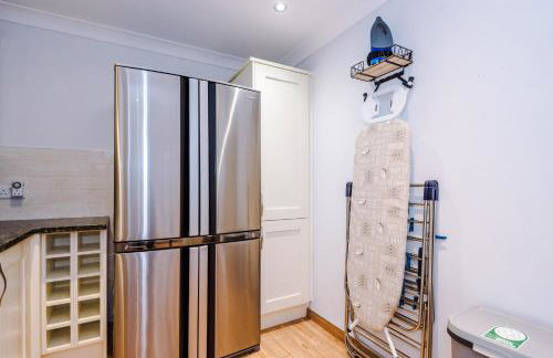 Kinship House by YourStays - Stunning Holiday Home in the Suburbs - Foto 21