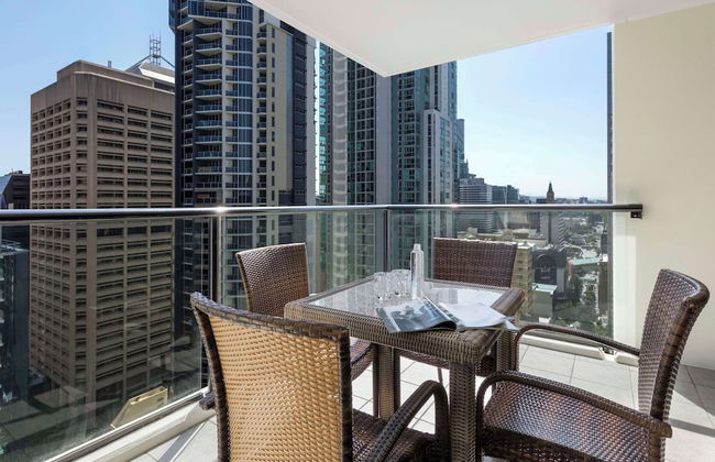 Oaks Brisbane River City Suites - Photo 45