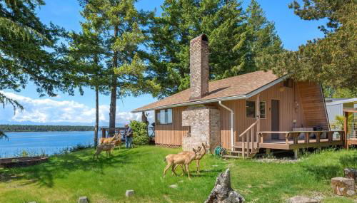 Incredible Sunset at Beachfront Glamping Cabin on Private, Herron Island with Fire Pit and Kayaking near Olympia, Washington - Foto 4