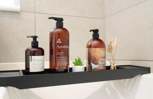 Entire 4 Bedroom house in Bootle Liverpool-Ideal for contractors, family and group-Free Parking & Free internet-Sleeps 7 - Foto 13