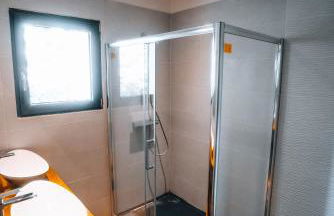 Villa Moderne avec Jacuzzi proche d'Avignon - Photo 13