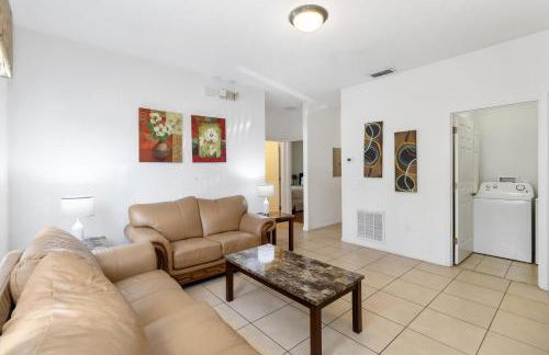 Huge Screened Patio That Overlooks Lake Buck, Near Famous Attractions!! - Foto 11