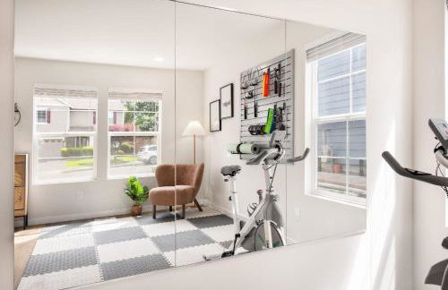 Newly Remodeled Hilltop 4B Retreat with Gym - Foto 39