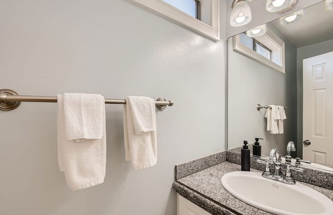 Spacious 3BR Yard BBQ Games Free Parking 0R2 - Photo 13