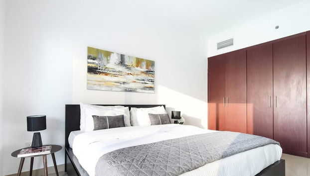 Modern 1BR w/ Gorgeous Marina Views! Sleeps 4 - Foto 3, Habitación