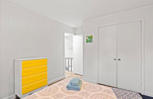 Beachy Getaway - Cozy and Secluded Lodge Home - Foto 8