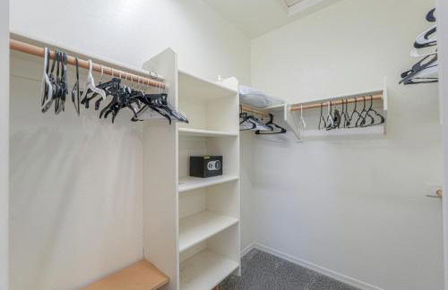 Pet friendly 3br 2ba Private optional heated Pool BBQ grill Golf Clubs close to park - Foto 25