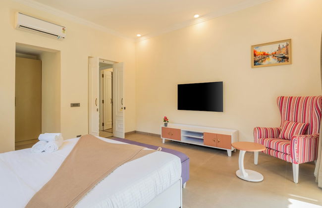 ELIVAAS Laguna Camellia | Luxe 4 BHK Villa Near Popular Beaches with Private Pool - Photo 25